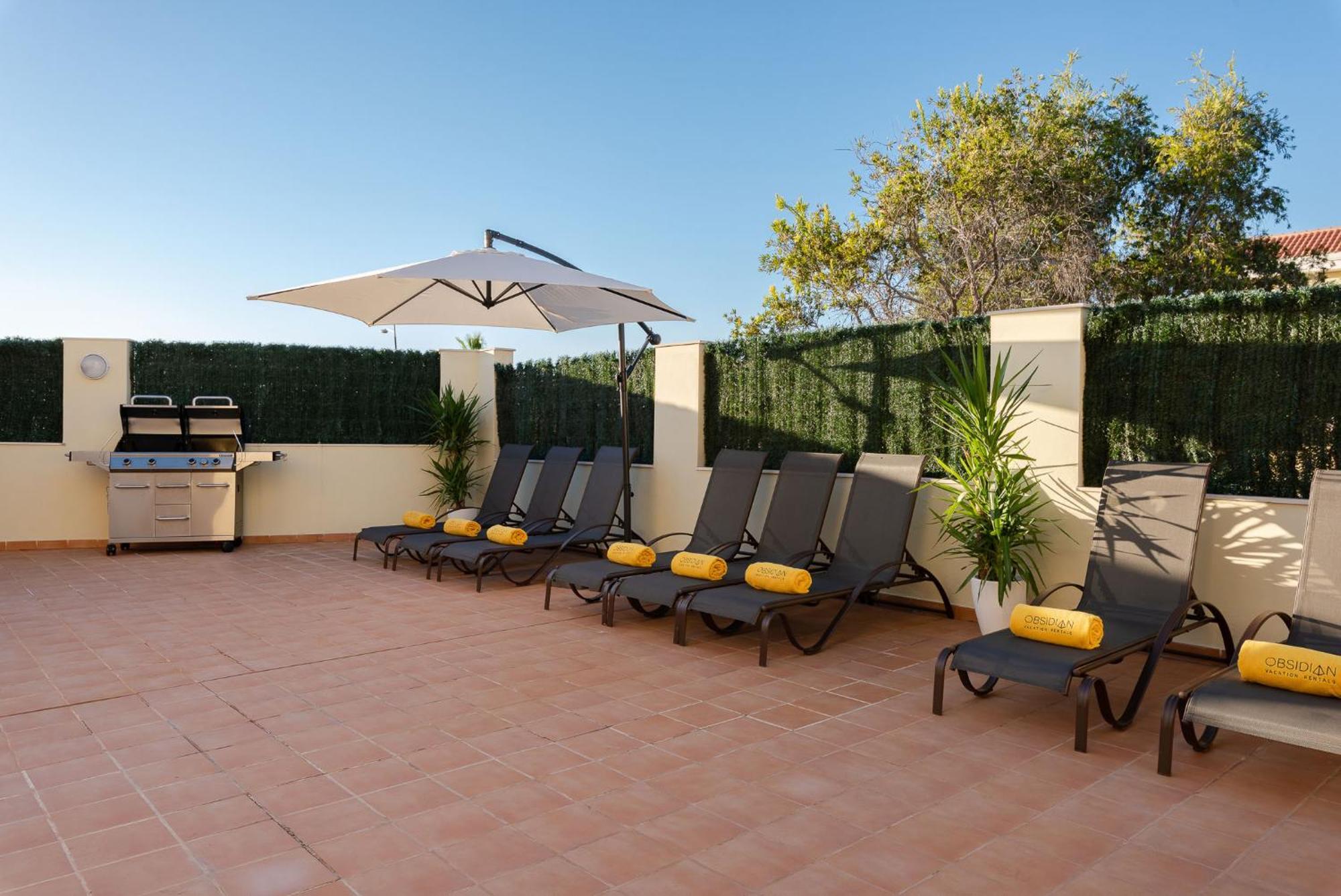 Obsidian Olivino Apartment *